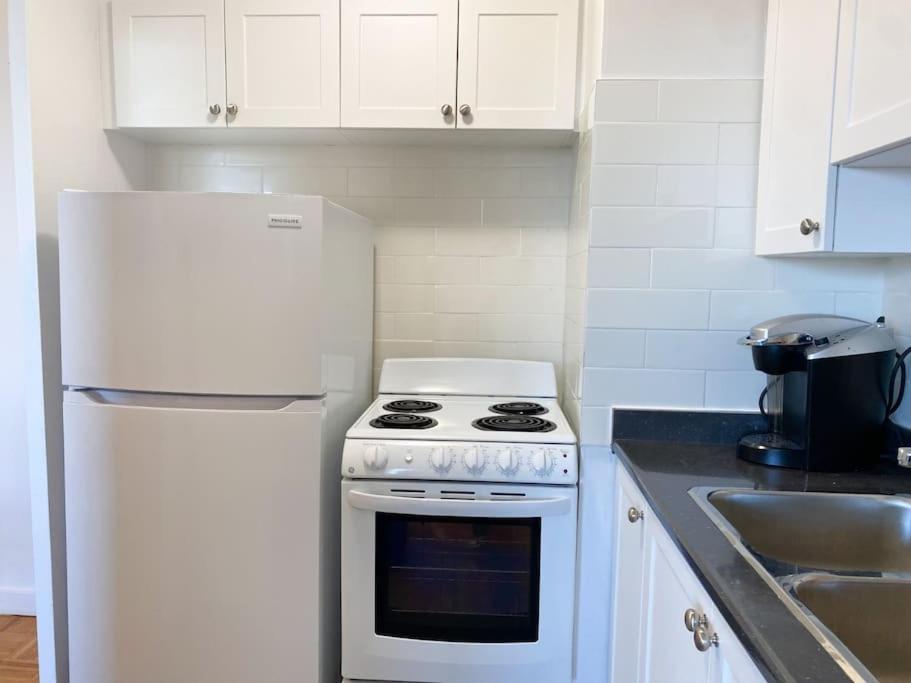 Stylish 1 Bedroom Apartment In Торонто Экстерьер фото